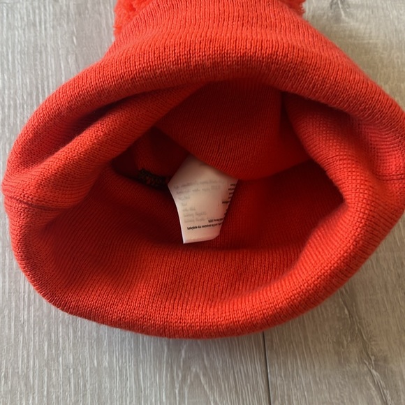 NWOT AUTHENTIC CANADA GOOSE 100% MERINO WOOL SKI BEANIE CLASSIC STYLE ORANGE/WHT - Picture 4 of 10